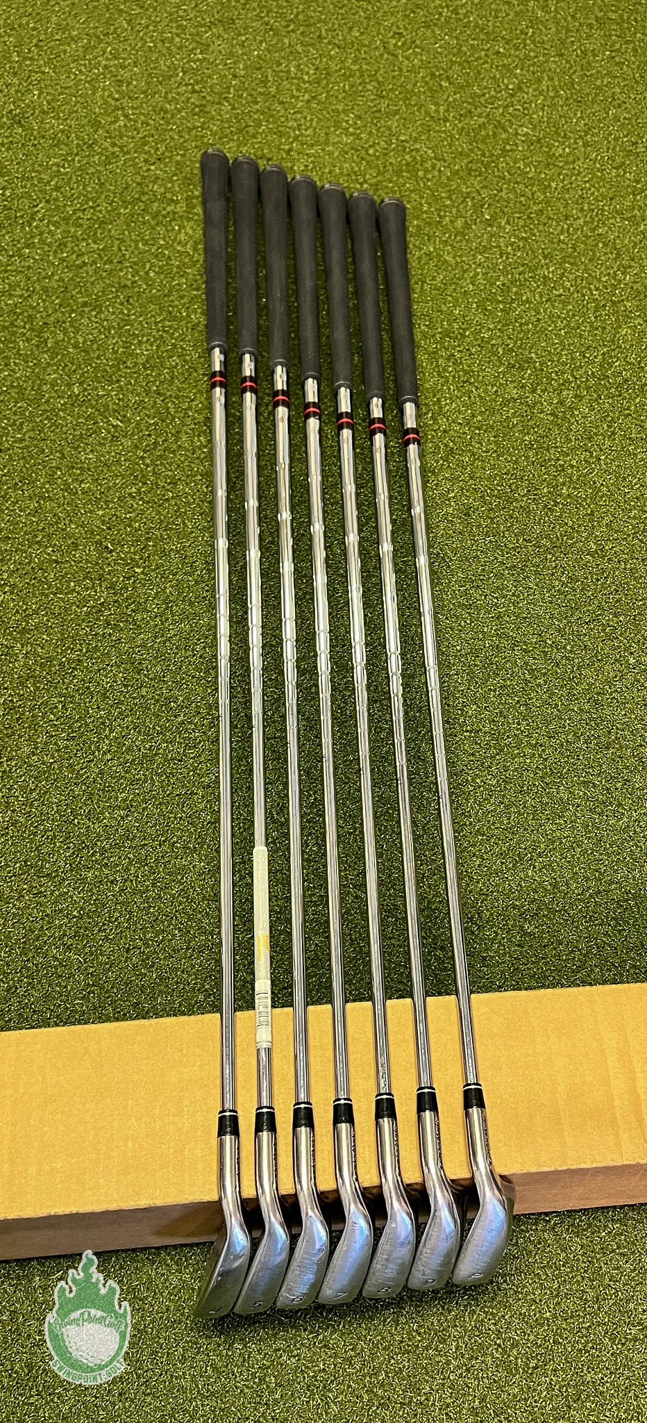 Used RH TaylorMade RAC OS Irons 4-PW 90g Regular Flex Steel Golf Club Set - Image 10