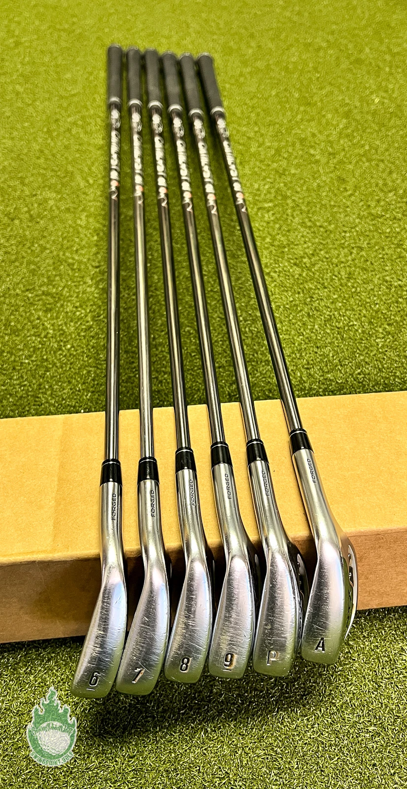 Callaway APEX Forged ’21 Irons 6-PW/AW Catalyst 60g Regular Graphite Golf Set - Image 3